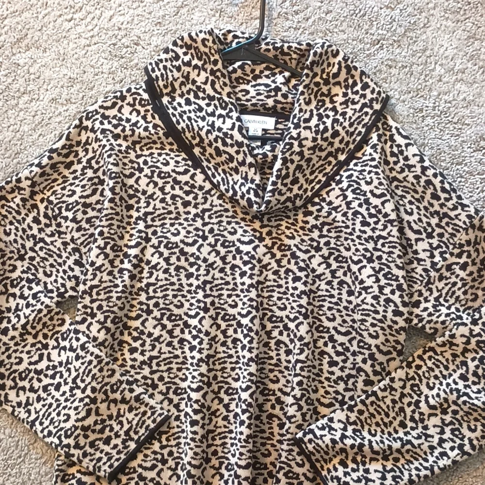 Calvin Klein Sweater - Picture 3 of 7